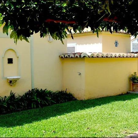 Luxury Corinto *